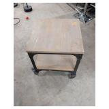 ROLL AROUND TABLE 22X22X23