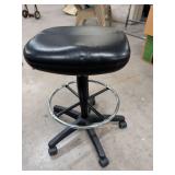 SWIVEL STOOL ON ROLLERS ADJUSTABLE HEIGHT