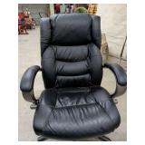 OFFICE CHAIR ON ROLLERS ADJUSTABLE HEIGHT