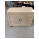 HENREDON 2 DOOR CABINET WITH SHELVES 42X19X33