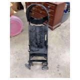 A BABY LIGHTWEIGHT STROLLER