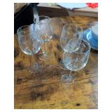 SET OF 4 - ETCHED GLASS CRYSTAL WINE GLASSES