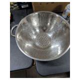 STAINLESS STEEL SIFTING BOWL