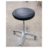 SWIVEL STOOL ON ROLLERS ADJUSTABLE HEIGHT
