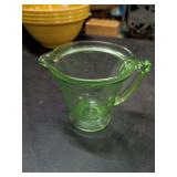 VINTAGE T & S HANDIMAID GREEN DEPRESSION MEASURING CUP 1 PUNT SIZE