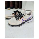 NIKE SZ 9 SHOES