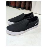NIKE SZ 10.5 SLIP ON SHOES