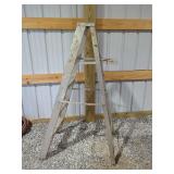 Aluminum A-Frame Step Ladder
