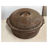 Cast Iron Dutch Oven with Lid, Taiwan, Approx. 10 Inches in Diameter
