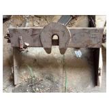 RBW Industries Model UHS-85-7 Cross Bar Hitch and Mount Brackets