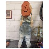3 FT TALL PUMPKIN GIRL HALLOWEEN DISPLAY.  LIGHTES UP. NEEDS BULB