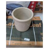 2 QUART ROSEVILLE CROCK