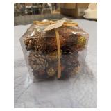 PACKAGED 24 PC DECORATIONS