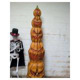 8 1/2 FT GIANT SIZED LED JACK O LANTERN STACK NEEDS WIRE TAPED TO BE ABLE TO LIGHT UP