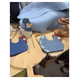 WOODEN DUCK AND ROOSTER DESIGN CUTOUTS AND A HEART WALL HANGER