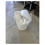LAUNDRY BASKET WITH PILLOWS