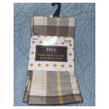 4 PLAID CLOTH NAPKINS