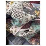 MACHINE DONE REVERSIBLE QUILT