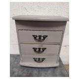 SMALL WOODEN JEWELRY BOX