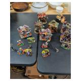 HALLOWEEN HOUSES AND FIGURES