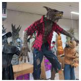 9 1/2 FT GIANT SIZED ANIMATED IMMORTAL WEREWOLF WITH LCD LIFE EYES