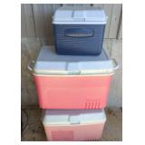 3Assorted Rubbermaid Plastic Coolers