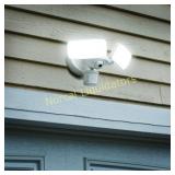 Maximus 1080p Camera Flood - White.
 Retail