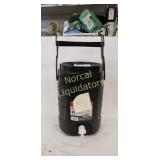 Igloo 2 Gal Sport W/hks Black
Preowned like new
