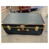 STORAGE TRUNK 31" X 17" X 13" WITH REMOVABLE