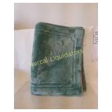 Memory foam bath mat preowned light use