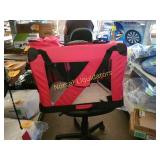 Deluxe pet carrier 
12" x 23" x 18" Portable