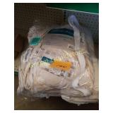 Queen 5 piece comforter set 
Comforter, 2 shams,