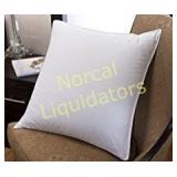 NEW SINGLE 24 X 24IN PILLOW INSERT. NEW IN THE