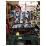 UPGRADED Picnic Basket 2019 Model - INSULATED 4