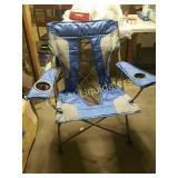 QUEST 300LB CAPACITY FOLDING CHAIR LOOKS LIKE NEW