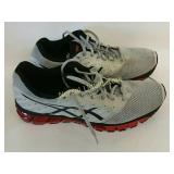 SZ 10 MENS SHOES. ASICS
THEY HAVE BEEN WORN BUT