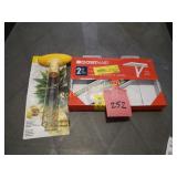 Closet maid 2 pack brackets and 1 pineapple