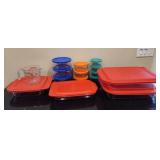 Assorted pyrex glassware