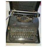 Vintage Smith Corona clipper typewriter