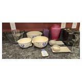 Assorted kitchen items