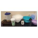 Assorted kitchen items