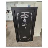 Fortress security 23 gun  safe good condition