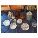 Assorted vintage and antique glassware