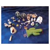 Assorted knicknacks