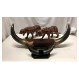 Decorative Tigers & Bull Horns Q8B