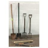 Assortment of Yard Tools T9C