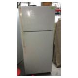 White GE Refrigerator Y2C