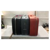 3 Travel Suitcases Q7F