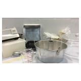 Vintage Baking Items K7A