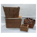 Wicker Baskets & Woven Hawaiian Purse T9B
